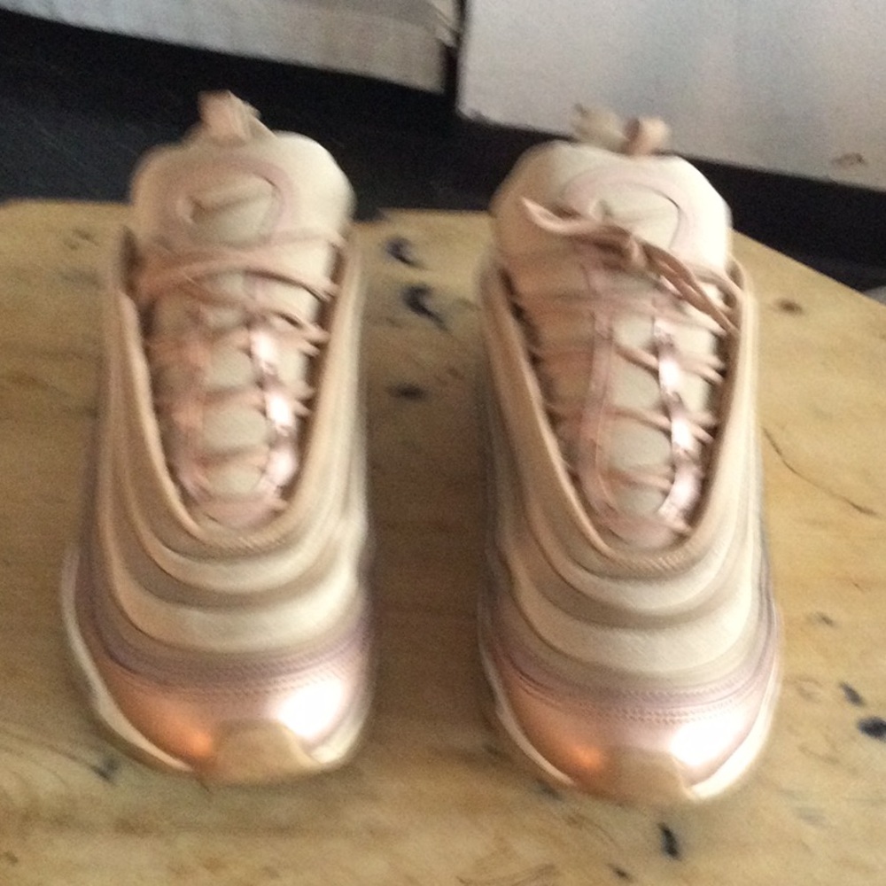 Nike Men's Sneakers - Metallic Rose Gold
